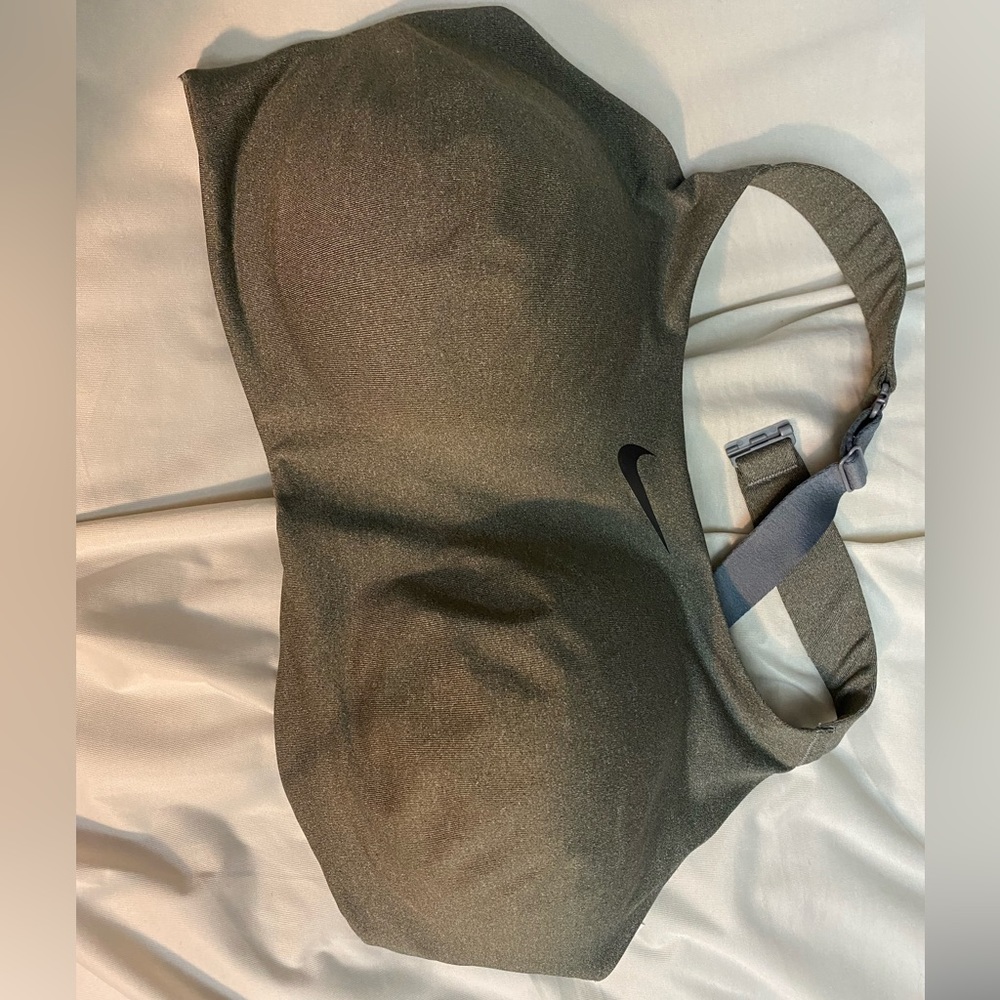 Nike sports bra 34G